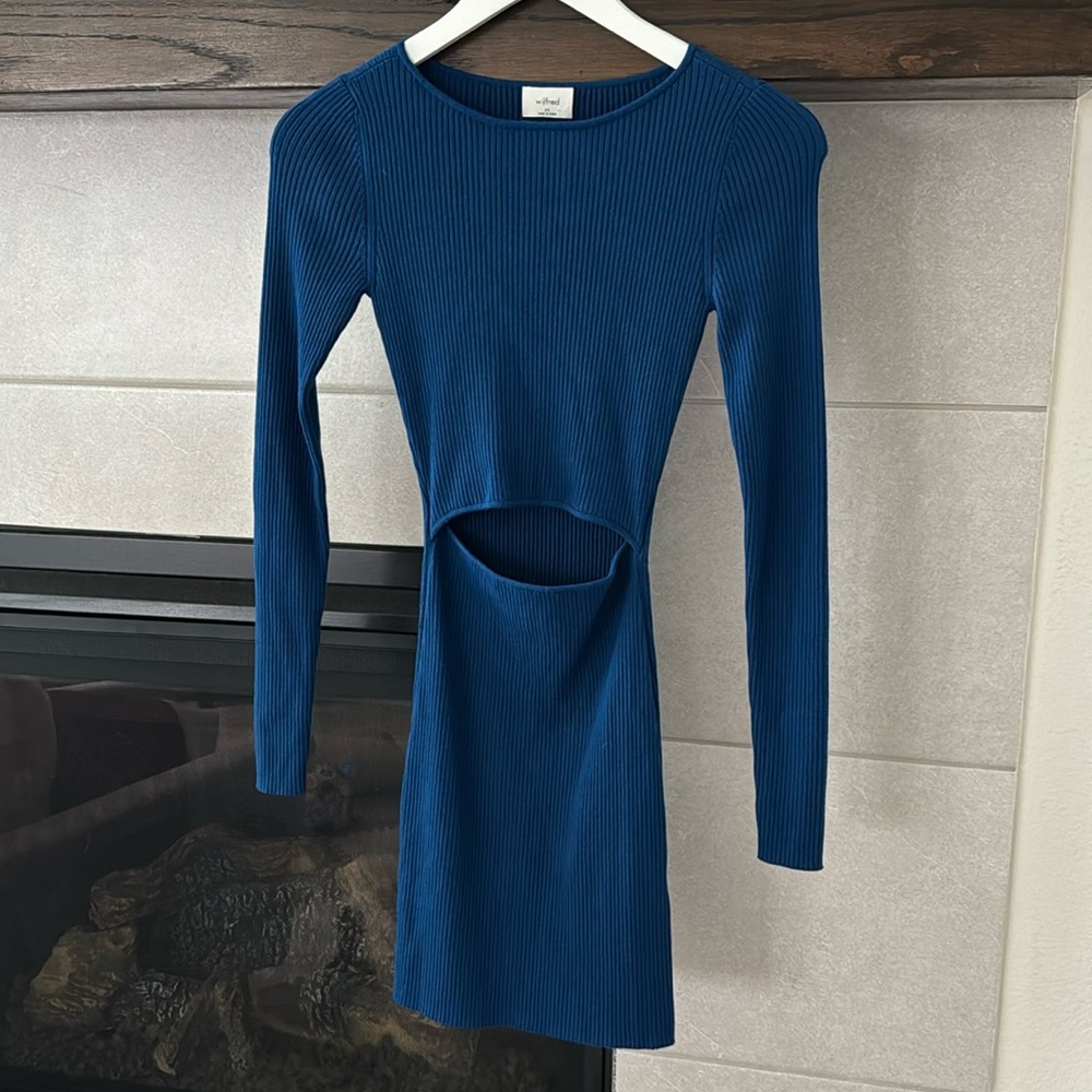 Aritizia cut out dress